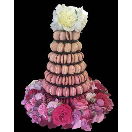 Pièce montée de macarons et fleurs naturelles mariage, anniversaire...