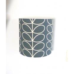 Applique murale grise motif feuilles blanches   