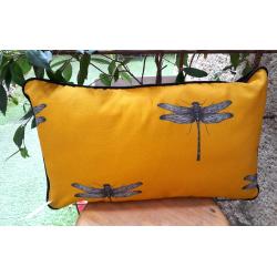 Coussin libellule jaune safran
