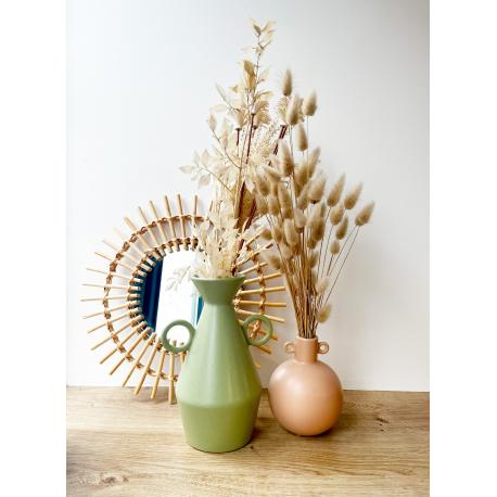 vase à anse vert