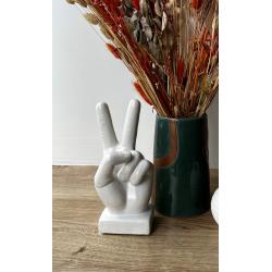 Statuette main