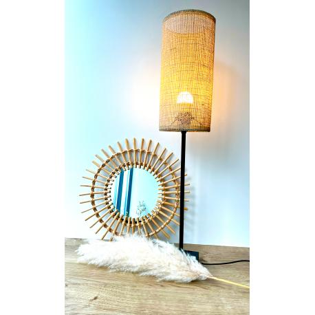 Lampe artisanale en cannage
