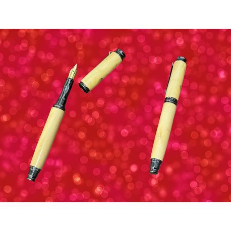 Stylo plume en bois